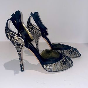 Authentic Roberto Cavalli gorgeous black lace heel 💕